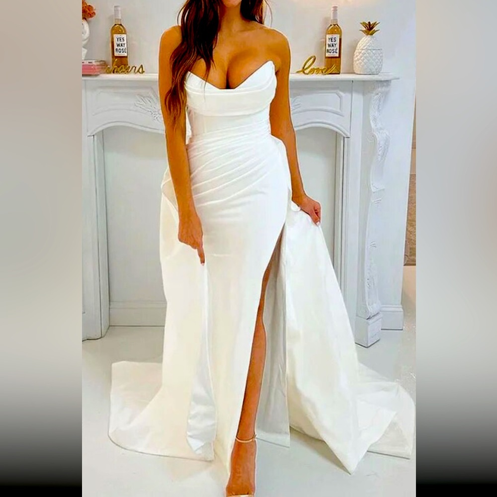 Stunning wedding dress